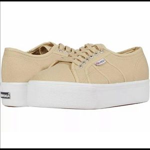 Tan platform supergas